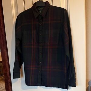 Lauren Ralph 100% Worsted Wool Ladies Button Down Shirt.  Excellent Condition